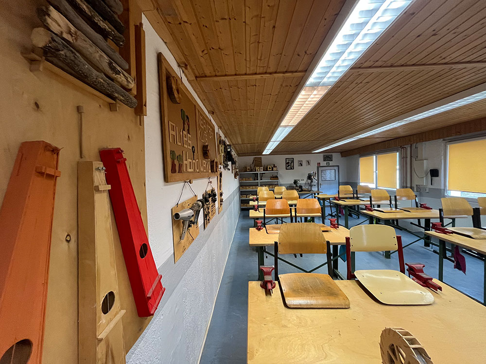 images/klassenzimmer/Holzwerkstatt-Technik1.jpg#joomlaImage://local-images/klassenzimmer/Holzwerkstatt-Technik1.jpg?width=1000&height=750