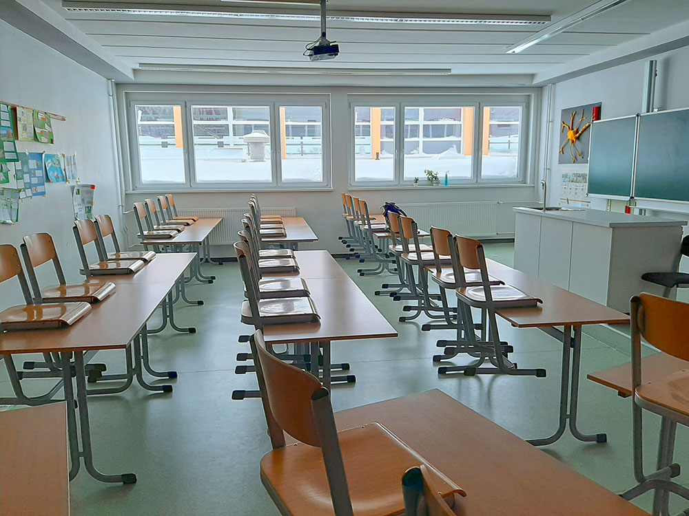 images/klassenzimmer/Zimmer11Biologie-1.jpg#joomlaImage://local-images/klassenzimmer/Zimmer11Biologie-1.jpg?width=1000&height=750